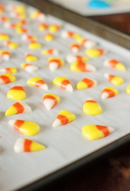 How To Make Candy Corn, Homemade Candy Corn, Homemade Candy Corn Recipe, Diy Candy Corn, Candy Corn Recipe, Home Made Candy, Candy Corn Cookies, Dulces Halloween, Bonbon Halloween