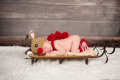 newborn christmas photo idea reindeer crochet outfit Christmas Pictures With Newborn, Pictures With Newborn, Newborn Christmas Pictures, Reindeer Crochet, Newborn Christmas Photos, Reindeer Outfit, Crochet Outfit, Newborn Christmas, Christmas Photo