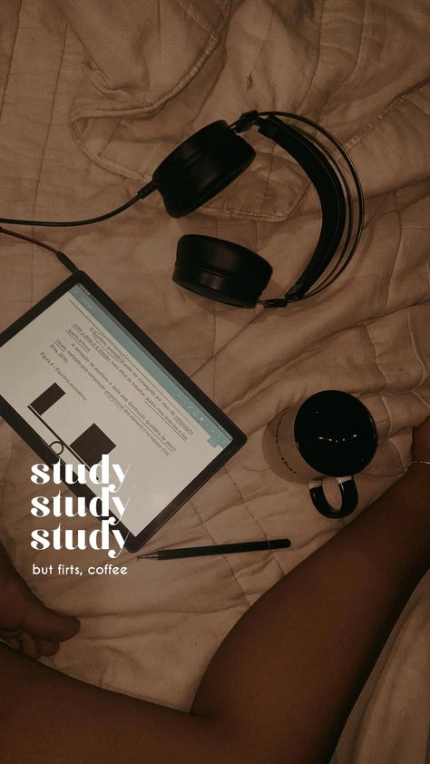 study inspiration to focus and conquer. go get the degree, girl. go romanticize your own life, go be that aesthetic boss bitch woman you dream to be. graphic design. Graphic Design Degree Aesthetic, Degree Aesthetic, Study Inspo, Artist Aesthetic, Studying Inspo, You Dream, Study Inspiration, Dreaming Of You, Graphic Design