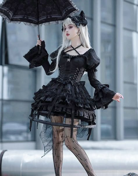 Gothic Lotia, Gothic Pose, Goth Poses, Gothic Poses, Gothic Outfits, Goth Outfits, Pose Reference Photo, Pose References, Cosplay Outfits