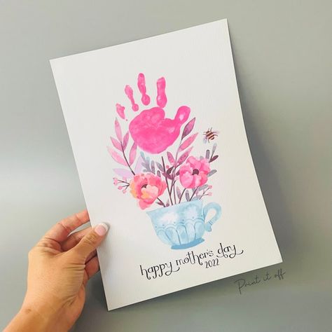 Handprint Art Kids, Baby Footprint Crafts, Mothers Day Art, Footprint Craft, Keepsake Crafts, Baby Art Projects, Footprint Crafts, Toddler Arts And Crafts, Footprint Art