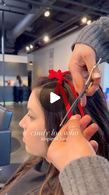 Beauty Launchpad on Instagram: "Cindy Lou WHO?! 😍❤️

Check out this holiday hairstyle from @haleyvalentinehair inspired by Cindy Lou Who 💚✨

Share this post with a fellow hairstylist or client who would love this look by tagging them below ⬇️

#christmashair #holidayhair #winterhair #cindylouwho #thegrinch #hairinspo #hairtutorial #haireducation" Christmas Hai, Who Hair, Cindy Lou Who Hair, Cindy Lou Who, Cindy Lou, Holiday Hairstyles, Christmas Hair, Winter Hairstyles, Hair Tutorial