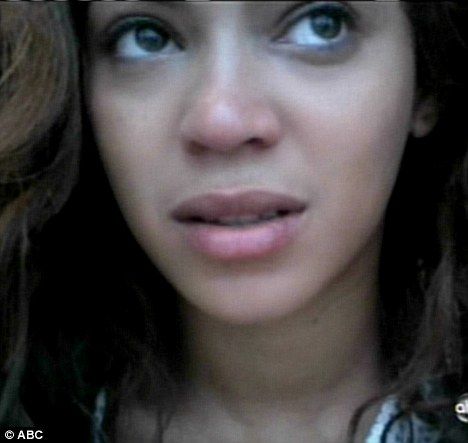 Beyonce natural. I believe this picture is from one of her documentaries. #natural Beyonce Natural, Women Without Makeup, Beyonce Without Makeup, Sasha Fierce, Beyonce Queen, The Beauty Department, No Makeup, Beyonce Knowles, Queen B