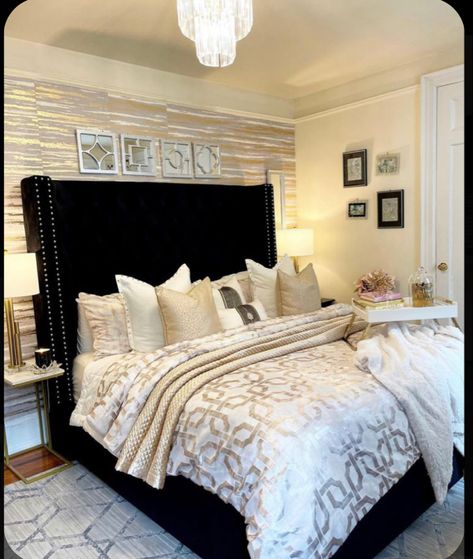 Black Bed Headboard Bedroom Designs, Black And White Neutral Bedroom, Black Tufted Bedroom Ideas, Black Bedroom Decor Ideas For Women, Black Glam Bedroom Ideas, Bedroom Sets Ideas, Black And Gold Bedroom, Beautiful Bedroom Furniture, Black Bedroom Decor