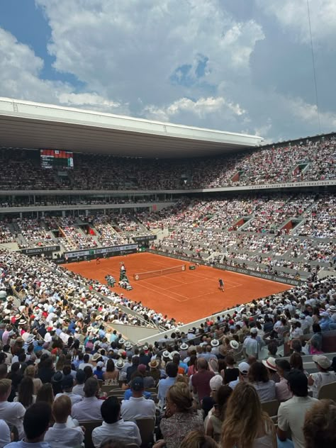 Tennis Wag Aesthetic, Tennis Wag, Tennis Core, Mode Tennis, Tennis Girl, Luxury Lifestyle Couple, Tennis Aesthetic, Vintage Tennis, Summer Dream