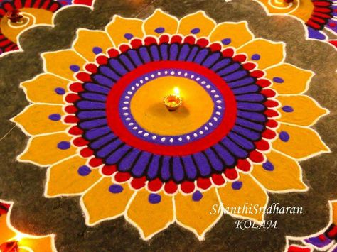 Circle Rangoli Designs Diwali Simple, Easy Big Rangoli, Rangoli Designs Circle, Circle Rangoli Designs Diwali, Easy Big Rangoli Designs, Easy Rangoli Designs Diwali Beautiful, Round Rangoli Design, Circle Rangoli Design, Rangoli Designs Latest Easy