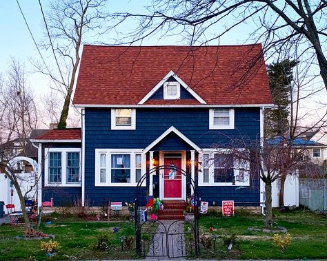 Red White And Blue House Exterior, Blue House With Red Door, Blue House Red Door, White And Blue House, House With Red Door, Outdoor House Paint, Dark Blue Paint Color, Dark Blue Houses, Red Door House