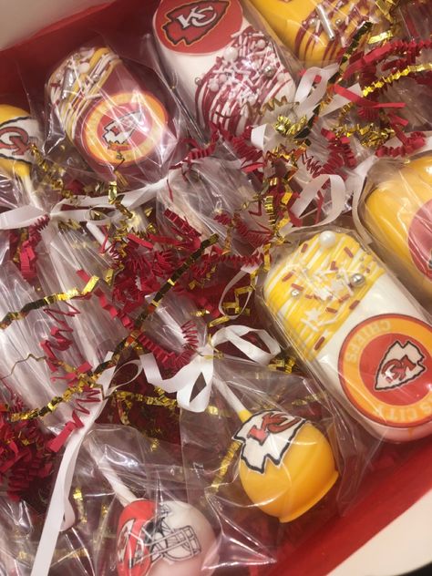 Chiefs Cake Pops, Kc Chiefs Cake Pops, Kansas City Chiefs Cake, Super Bowl Party Drinks, Football Party Treats, Football Cake Pops, Football Party Foods, Kansas City Chiefs Logo, Baby Shower Treats