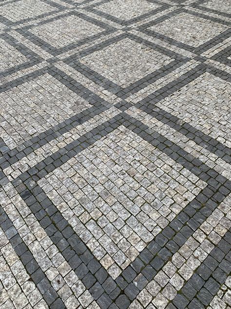 Mosaic Driveway, Cobble Driveway, Cobble Paving, Cobbled Driveway, Driveway Entrance Landscaping, Cobblestone Driveway, Stone Pavement, Pavement Design, Marble Flooring Design