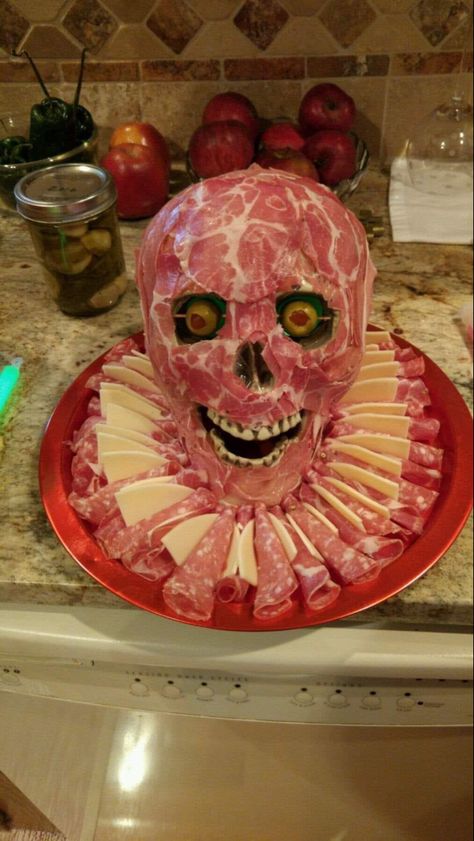 Prosciutto Skull, Creepy Food, Different Holidays, People Eating, Meat And Cheese, Halloween Celebration, Mama Bear, Prosciutto, Some People