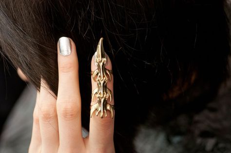 . Karel Martens, Finger Cuff, Nail Ring, Funky Fashion, Beautiful Jewelry, Ear Cuff, Products I Love, Piercings, Fashion Inspiration