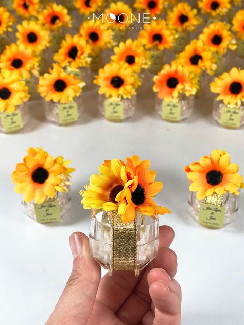 Sunflower Party Favors, Sunflower Favors, Sunflower Birthday Parties, Rustic Favors, Sunflower Wedding Favors, Pumpkin Favors, Sunflower Wedding Decorations, Rustic Sunflower Wedding, Sunflower Party