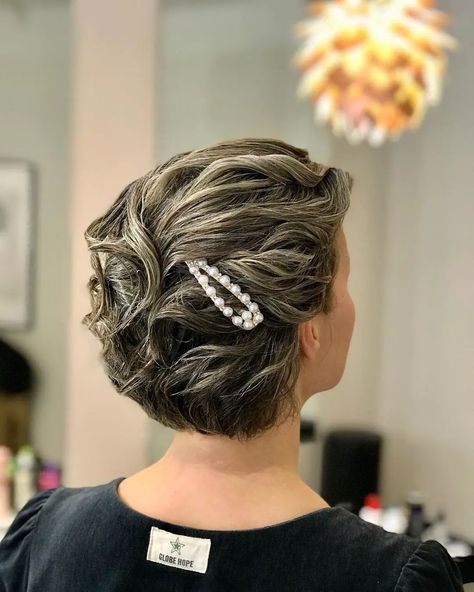 30 Gorgsous Wedding Hairstyles for Short Hair - MorningKo Short Hairstyles For Mother Of The Groom, Prom Hairstyles For Really Short Hair, Short Hair Dressy, Wedding Hairstyles For Mother Of Groom Short Hair, Short Hairstyles For Mother Of The Bride, Mother Of The Bride Pixie Hairstyles, Wedding Hairstyles For Bob Haircut, Short Mother Of The Bride Hair, Short Hairstyles For Formal Events