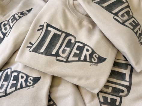 Watercolor Tigers Pennant Crewneck Sweatshirt - Etsy Tigers Shirts School, School Crewneck Designs, Cute School Tshirt Designs, Spirit Tees School, Vintage School Spirit Shirts, Vintage Team Shirts, Tigers Spirit Shirts, Vintage College Shirt Design, School Staff Shirts Design