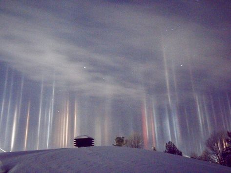 Light Pillars, Optical Phenomena, Fantasy Tattoos, Wild Weather, Atmospheric Phenomenon, Natural Phenomena, Science And Nature, Amazing Nature, Natural Wonders