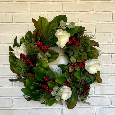 Large Magnolia Wreath, Magnolia Wreath Front Door, Winter White Decor, Magnolia Christmas Wreath, Red Christmas Wreath, Front Door Farmhouse, Classic Wreath, Farmhouse Style Wreath, Door Farmhouse