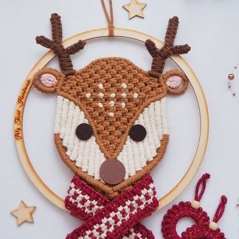 Poly Tusal Handmade | Macrame Pattern Designer (@poly_tusal) Macrame Snowman, Macrame Reindeer, Christmas Macrame, Snowman Decor, Make A Snowman, Diy Snowman, Snowman Decorations, Snowman Crafts, Handmade Macrame