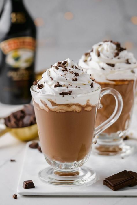 Baileys Hot Chocolate - Texanerin Baking Baileys Christmas Drinks, Baileys Hot Chocolate Recipe, Rum Cake From Scratch, Hot Chocolate Baileys, Baileys Hot Chocolate, Vegan Baileys, Hot Chocolate Recipe Homemade, Baileys Coffee, Homemade Irish Cream