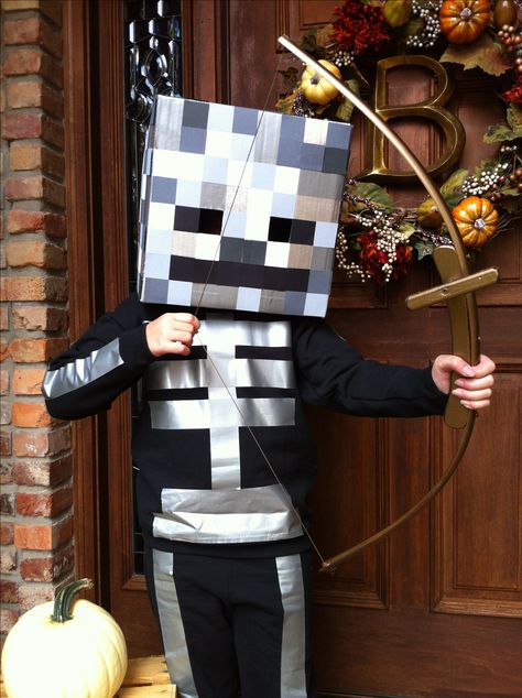 Homemade Minecraft Skeleton costume Minecraft Skeleton Costume, Unique Kids Halloween Costume, Minecraft Halloween Costume, List Of Halloween Costumes, Minecraft Skeleton, Minecraft Costumes, Halloween Infantil, Skeleton Halloween Costume, Image Halloween