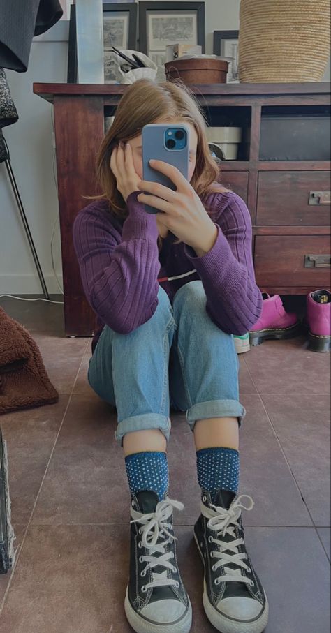 cute, purple sweater, converse Dark Purple Sweater Outfit, Purple Sweater Outfit, Dark Purple Sweater, Sweater Outfit, Purple Sweater, Outfit Aesthetic, Outfits Aesthetic, Dark Purple, Sweater Outfits