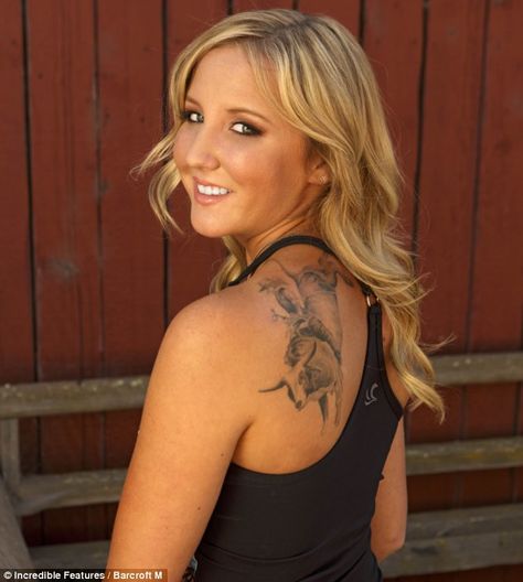 Female bull rider-Maggie shows off her own tribute to her chosen sport - a back-tattoo of herself on a bucking bull Bullriding Tattoos, Hunting Tattoos, Bucking Bulls, Professional Bull Riders, Country Tattoos, Rodeo Girls, Bull Rider, Southern Women, Bull Riders