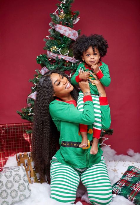 Mom And Som, Family Christmas Onesies, Onesie Outfits, Holidays Aesthetic, Mommy Daughter Photography, Mommy Son Outfits, Mommy Daughter Photoshoot, Christmas Pictures Outfits, Christmas Family Photoshoot