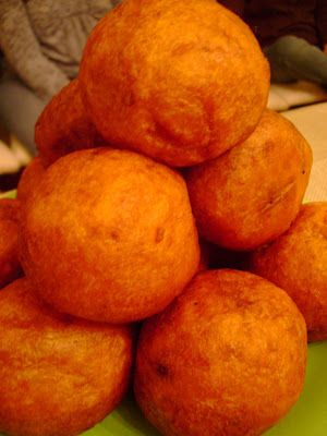 What's Cookin, Chicago?: Rellenos de Papas Stuffed Mashed Potato Balls, Stuffed Mashed Potatoes, Mashed Potato Balls, Recetas Puertorriqueñas, Puerto Rican Cuisine, Puerto Rican Dishes, Puerto Rico Food, Boricua Recipes, Stuffed Potato Balls