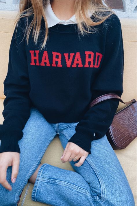 Vintage Harvard Sweater in a preppy outfit Harvard Sweater Outfit, Harvard University Outfit, Harvard Outfit Aesthetic, Harvard University Uniform, Harvard Clothes, Harvard Aesthetic Outfit, Sweatshirt With Collared Shirt Outfit, Harvard Merch, Harvard Student Aesthetic