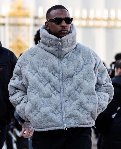 Menswear on Instagram: “Skepta in the iconic LV puffer | #nclgallery” Outfit Informal, Black Men Fashion Swag, Big Mood, Streetwear Men Outfits, Black Men Fashion, Puffer Coat, Paris Fashion, Paris Fashion Week, Streetwear Fashion