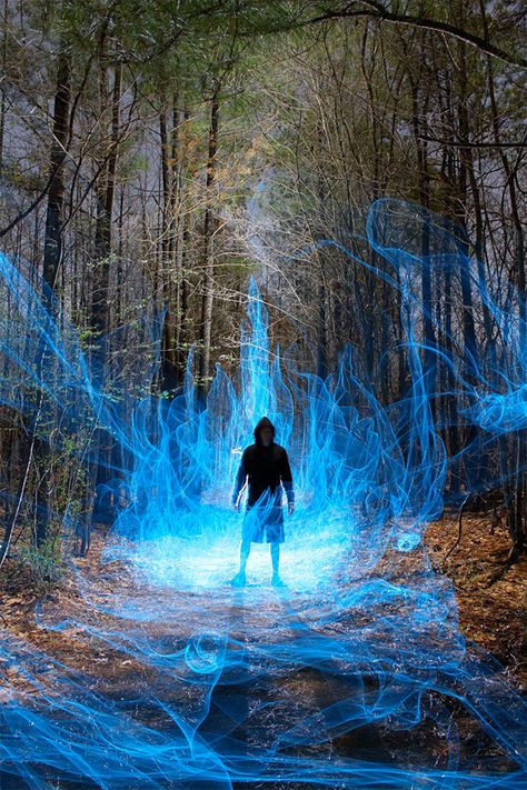 Magia Elemental, Light Painting Photography, Fire And Water, Long Exposure Photography, Exposure Photography, Wow Art, Arte Fantasy, Blue Fire, Long Exposure