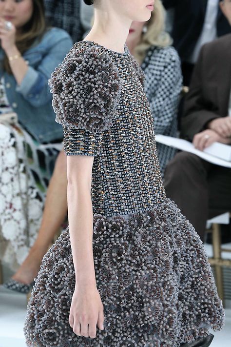 tumblr_n8eh4mcLU41rvyr2no1_500 Chanel Fall 2014, Beaded Dress Short, 2014 Couture, Mode Chanel, Chanel Collection, 3d Fashion, Couture Embroidery, Chanel Couture, Chanel Haute Couture