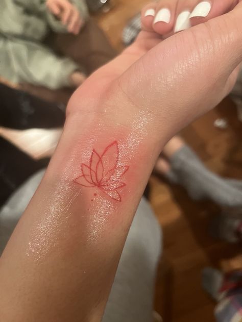 Red Lotus Flower Tattoo, Red Back Tattoo, Red Lotus Tattoo, Red Lotus Flower, Red Lotus, Lotus Tattoo, Tattoo Inspo, Purple Aesthetic, Lotus Flower Tattoo