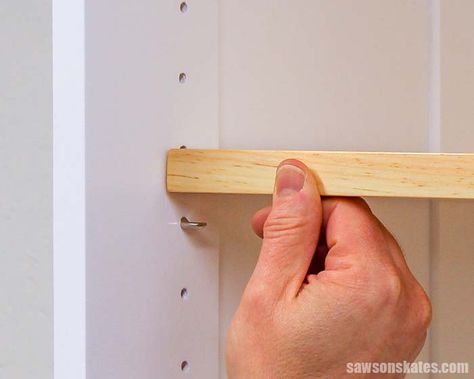 Who knew it was so easy to make adjustable shelves?! I thought I would have to use those clunky metal brackets, but then I learned I could use shelf pin jig instead. All I had to do was clamp the jig and drill holes in the guide. That’s it! Now I can add adjustable shelves to my DIY furniture projects, kitchen cabinets, pantry and more! #kregsponsored #diy #diyfurniture #woodworking #woodworkingtips #woodworkingtools #diywoodprojects #woodworkingjigs Ladder Shelf Diy, Workshop Cabinets, Furniture Shelves, Pocket Hole Joinery, Diy Shelf, Tool Storage Cabinets, Woodworking Toys, Pantry Shelf, Custom Kitchen Cabinets