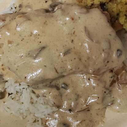 Pork Chop Cream Sauce, Smothered Pork Chops Cream Of Mushroom, Mushroom Gravy Pork Chops, Cream Of Mushroom Pork Chops, Mushroom Soup Pork Chops, Garlic Mushroom Sauce, Mushroom Sauce Recipe, Mushroom Pork Chops, Pork Entrees