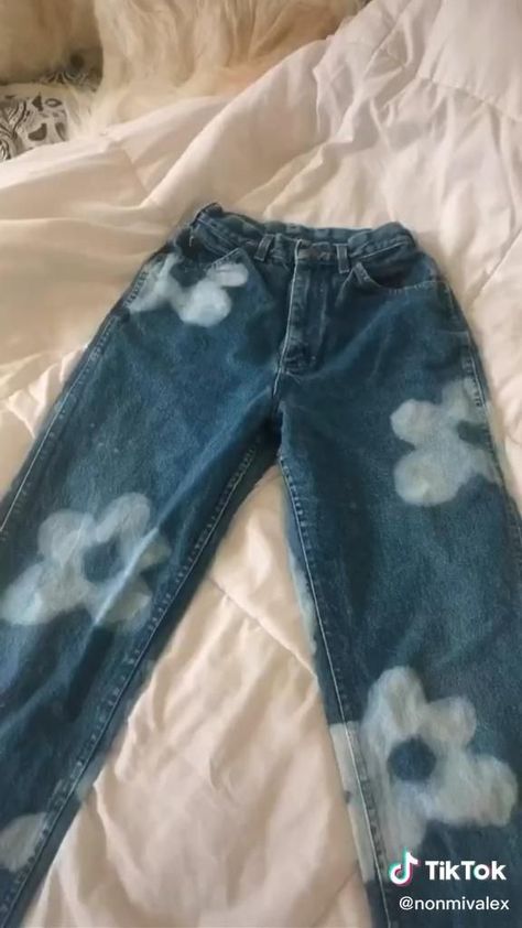 bleached jeans Bleach Jeans Diy, Bleach Jeans, Diy Clothes Storage, Custom Jeans Diy, Tie Dye Bleach, Denim Diy Clothes, Diy Pants, Painted Clothes Diy, Bleached Jeans