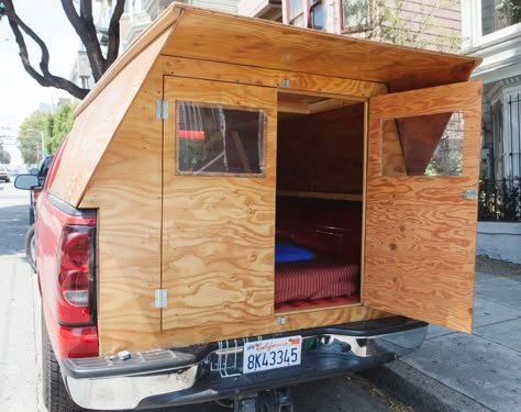 When Chase Lawler wanted a wooden micro camper for the back of his pick up truck, he couldn’t find anyone who sold them or even custom built them. So he decided to design and build his own tr… Diy Truck Camper, Diy Truck Bedding, Truck Camper Shells, Accessoires 4x4, Truck Bed Tent, Homemade Camper, Truck Toppers, Diy Camper Trailer, Truck Bed Camping