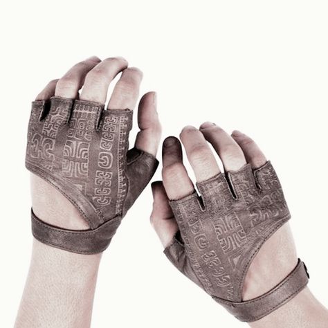 Fingerless Leather Gloves, Alana Blanchard, Leather Fingerless Gloves, The Last Olympian, Brown Leather Gloves, Diy Kostüm, Star Wars Outfits, Leo Valdez, Kane Chronicles