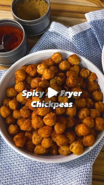 Super Bowl Finger Foods, Ww 2023, Air Fryer Chickpeas, Fried Chickpeas, Party Nibbles, Actifry Recipes, Instagram Recipes, Milk Street, Spiced Chickpeas