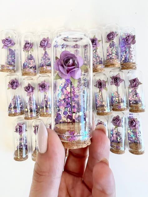 Qenseñera Ideas Purple, Lilac Quinceanera Theme, Debut Souvenir Ideas, Best Party Favors, Lilac Wedding Themes, Lilac Decor, Lila Party, Purple Quinceanera Dresses, Sweet 15 Party Ideas Quinceanera