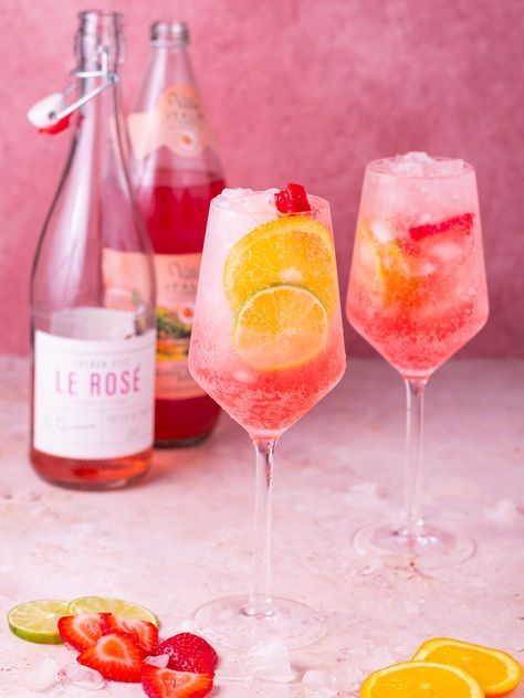 Rosé Spritzer (refreshing wine cocktail recipe!) Rose Cocktail Recipes, Pork Side Dishes, Wine Spritzer Recipe, White Wine Spritzer, Rose Drink, Wine Cocktail Recipes, Fun Summer Drinks, Wine Spritzer, Rosé Wine