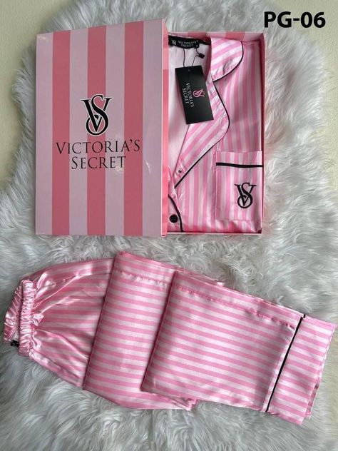 Victoria Secret Striped Pajamas, Victoria Secret Silk Pajamas, Pyjama Victoria Secret, Victoria Secret Pjs, Intimo Victoria Secret, Bachelorette Pajamas, Pyjamas Summer, Elena Abelli, Pajama Collection