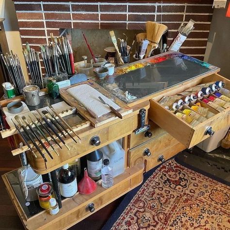 Oil Painting Storage, Oil Painters Studio, Painting Workshop Art Studios, Art Studio Painting, Art Paint Storage, Oil Paint Studio, Oil Painting Set Up, Paint Set Up, Oil Paint Storage