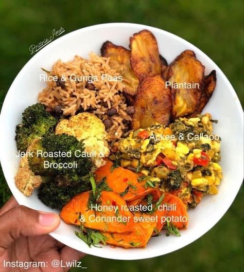 Jamaican Plant Based Recipes, Caribbean Vegan Meals, Vegan Hearty Salad, Soul Food Lunch, Plant Based Soul Food Recipes, Vegan Recipes Aesthetic, Ital Food Jamaican, Nourish Bowl Ideas, Caribbean Vegan Recipes