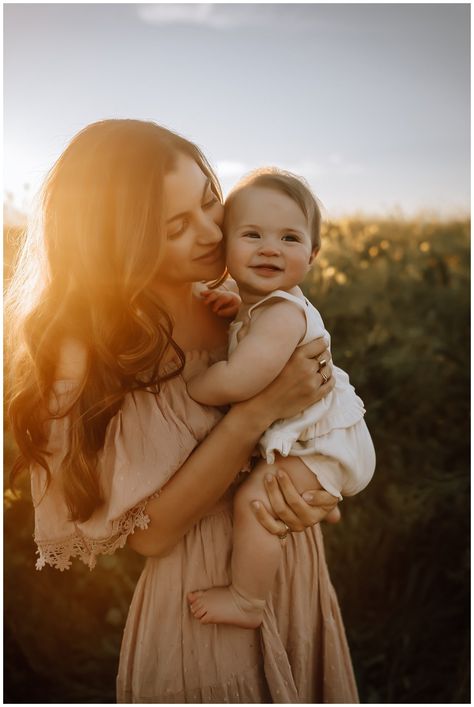 Mommy And Newborn Photo Shoot Outside, Mommy And Me Field Photos, Mommy And Me Photo Shoot Fall, Mama Photoshoot, Mom And Baby Photography, Mustard Field, Mommy Daughter Photography, Mom Daughter Photos, Couple Photography Winter