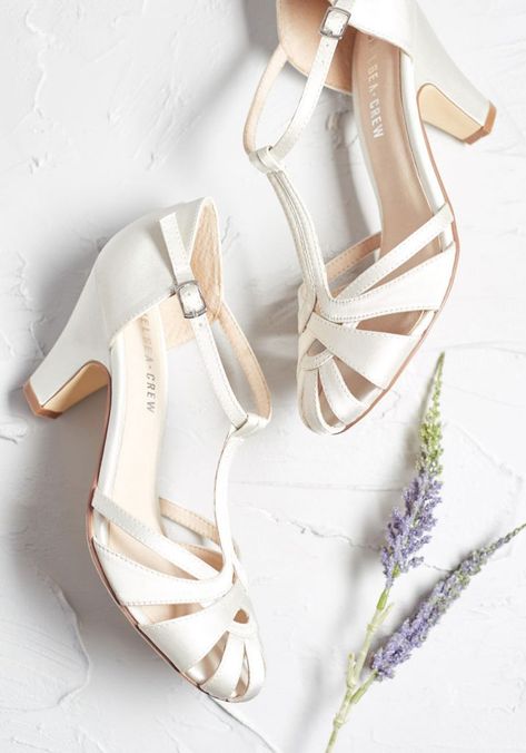 Mauve Heels, Hak Tinggi, Wedding Shoes Vintage, Heels Vintage, Trendy Womens Shoes, Perfect Wedding Shoes, Glamour Vintage, Wedding Boots, Chique Outfits