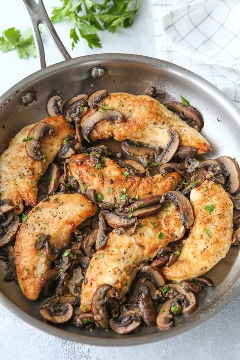 Chicken and Mushrooms in a Garlic White Wine Sauce - Skinnytaste Garlic White Wine Sauce, Chicken With Mushrooms, Chicken And Mushrooms, Brown Rice Pasta, Marsala Chicken Recipes, White Wine Sauce, Rice Pasta, Wine Sauce, Skinny Taste Recipes