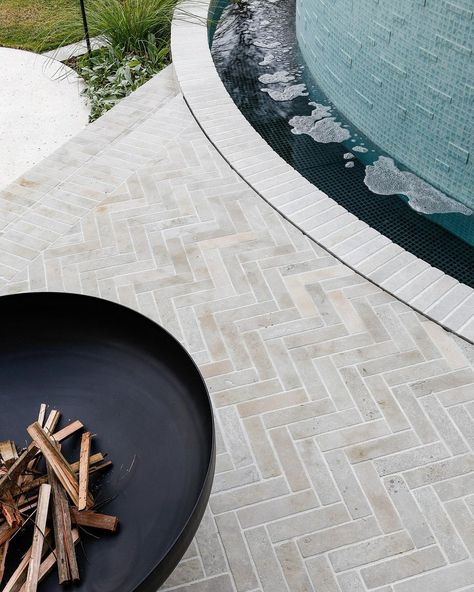 This modern limestone paver was the perfect choice for creating a soft and inviting look in this poolside alfresco area. It’s called… | Instagram Pool Paving, Limestone Pavers, Outdoor Paving, Dream Patio, Pool Landscape, Pool Landscape Design, Alfresco Area, Backyard Renovations, Architecture Landscape