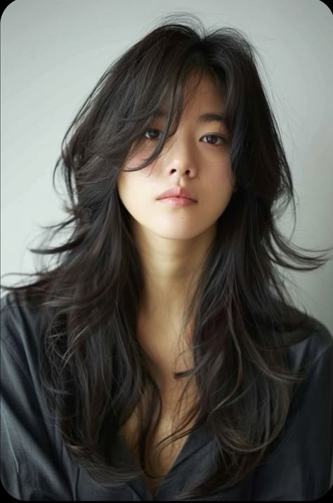 Long Hair With Layers And Curtain Bangs Asian, Different Curtain Bangs Styles, Messy Long Bangs, Wolfcut Long Hair Curtain Bangs, Korean Hair Women, Long Wolfcut Haircut With Curtain Bangs, Front Bangs With Layers, Womens Haircuts Long Layers, Long Wolf Cut With Wispy Bangs