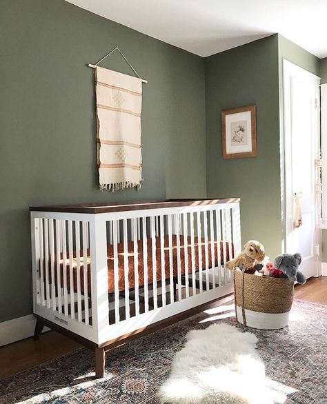 @babyletto on Instagram: “🍃 loving these autumn colors 😍 • #babyletto Scoot crib • 📷: nursery designed by @beetandblossom 🍂” Babyletto Scoot, Nursery Colours, Apartment Nursery, Crib Nursery, Baby Nursery Inspiration, Nursery Style, Baby Boy Room Nursery, Baby Room Design, Nursery Baby Room