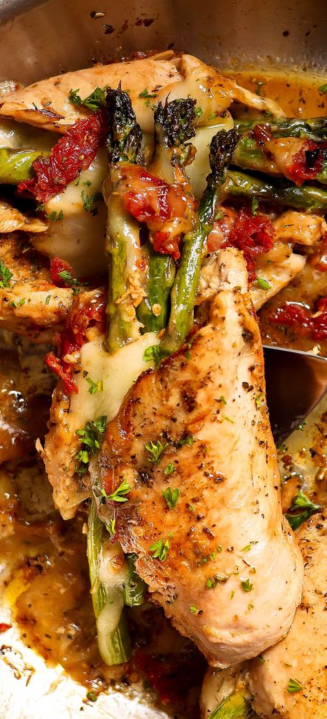 Chicken stuffed with asparagus Chicken Stuffed With Asparagus, How To Grill Asparagus, Chicken Asparagus Bake, Grill Asparagus, Asparagus Cheese, Asparagus Stuffed Chicken Breast, Asparagus Dishes, Chicken And Asparagus, Baked Chicken Breasts